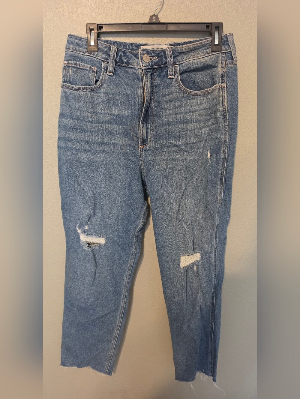 Hollister Light Blue Distressed Cropped Jeans